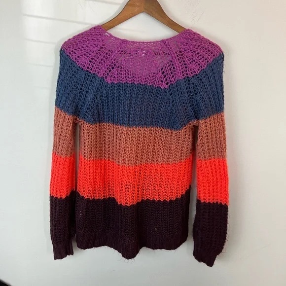 NWT American Eagle Colorful Stripped Knitted Vneck Sweater  MEDUIM - Picture 3 of 3